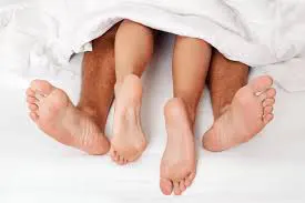 Berhubungan dengan penderita kutil kelamin